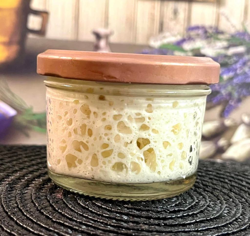 Kovász készítése, kovász nevelés, hogyan készül a kovász? Tanuld meg a videó segítségével.